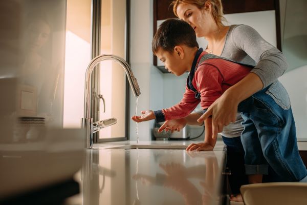 hands-free faucets contribute to healthy living