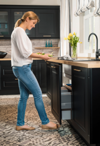 hands-free trash can storage