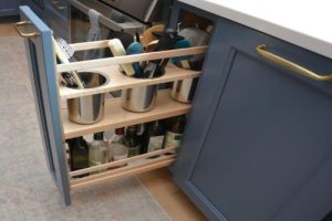 BRIGHTON CABINETRY BASE CABINET PULL OUT