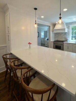 Integrity Cabinets in kitchen with peninsula for seating