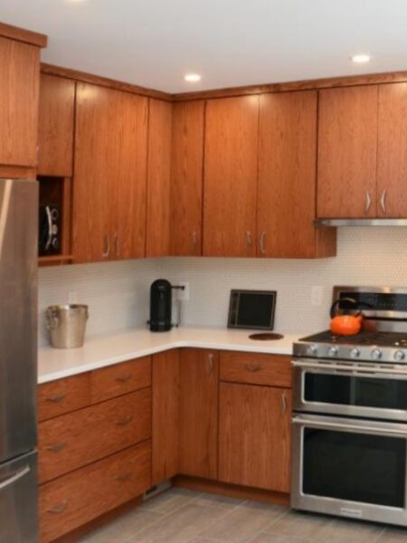 Red Oak cabinets in Brighton Kitchen